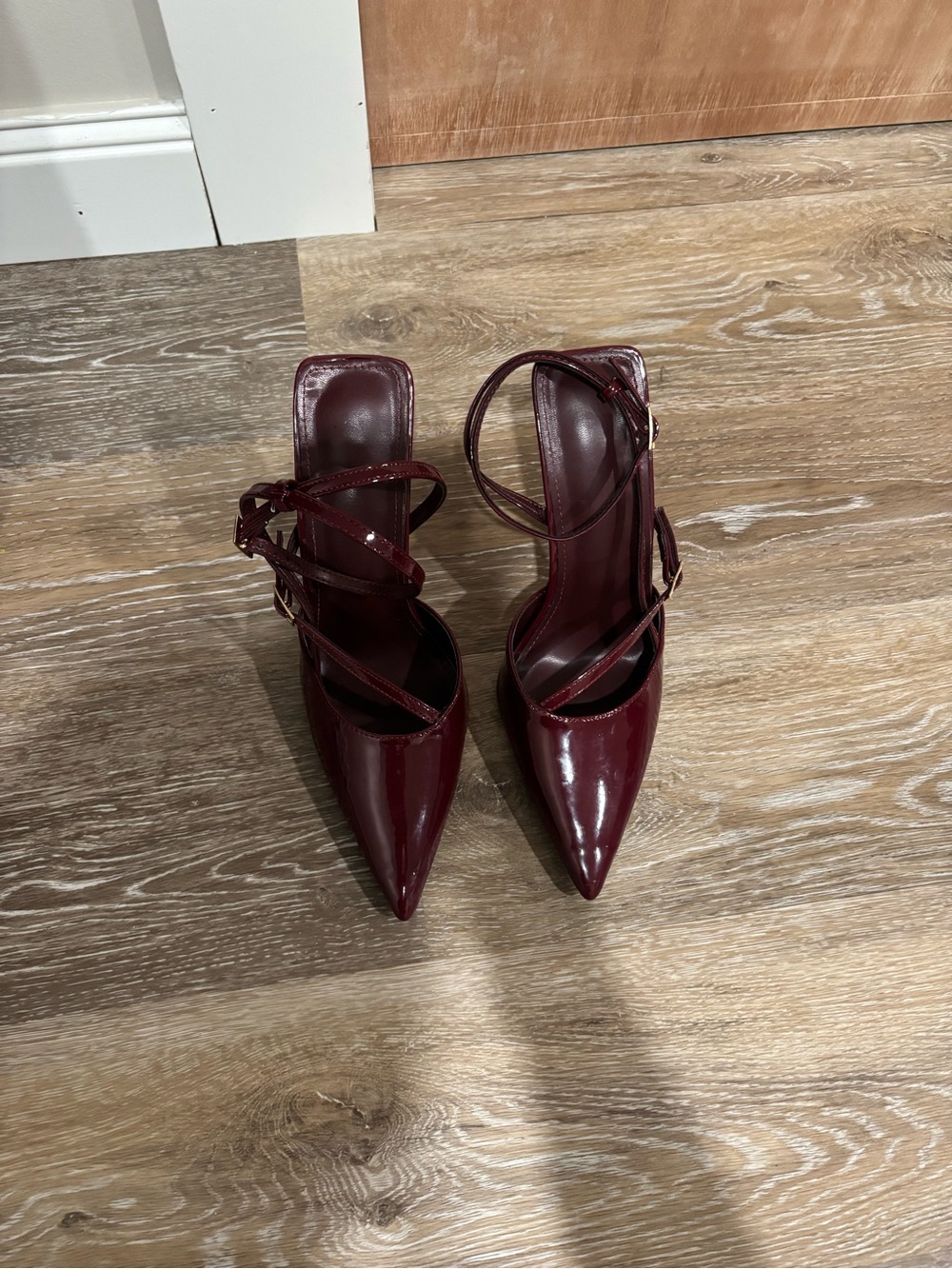Women's Patent Pointed-Toe Strappy Heels in Burgundy - Picture 2 of 4